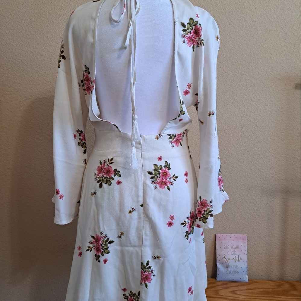 Dress - Picture 3 of 3